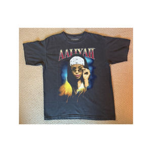 NWOT Hot Topic Aaliyah Black Tee